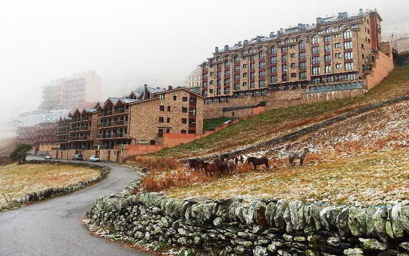 Pierre & Vacances Andorra El Peretol Hotel Bordes d'Envalira Exterior photo