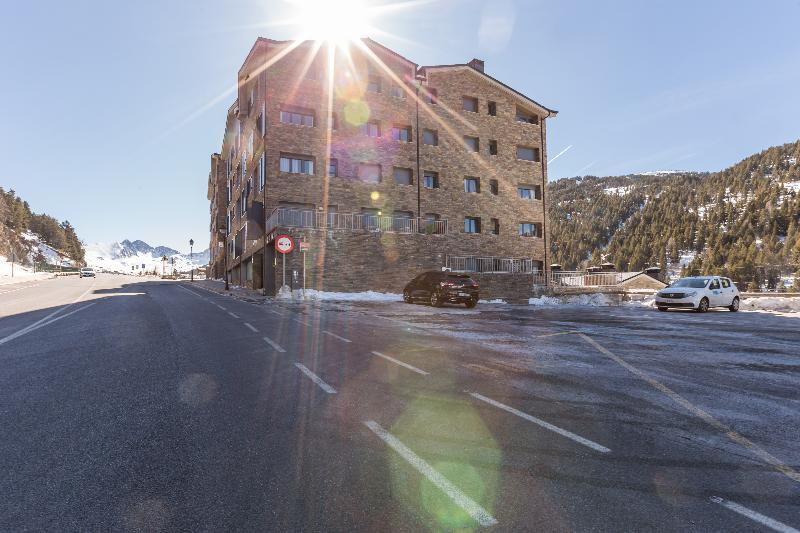 Pierre & Vacances Andorra El Peretol Hotel Bordes d'Envalira Exterior photo